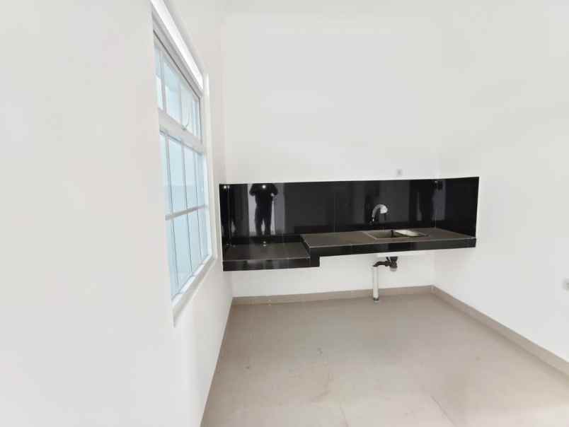 dijual rumah jl cisaranten kulon