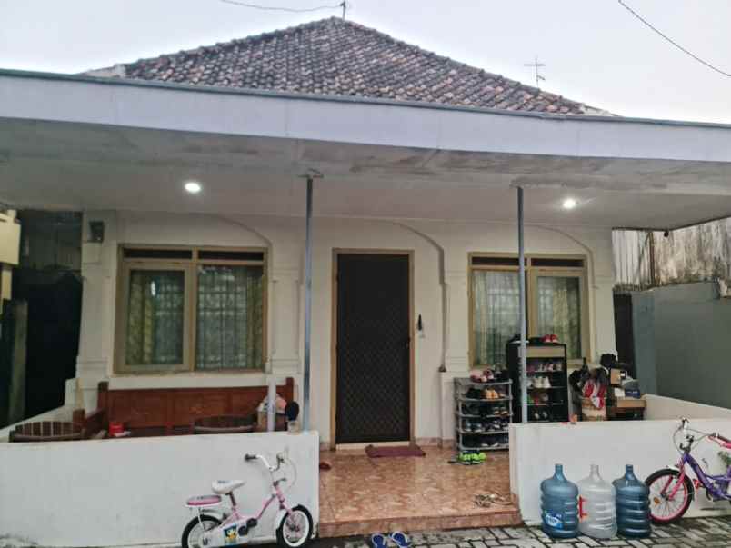 dijual rumah jl cut nya dien dandangan