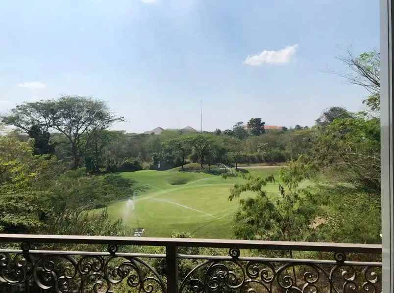 dijual rumah jl delta golf