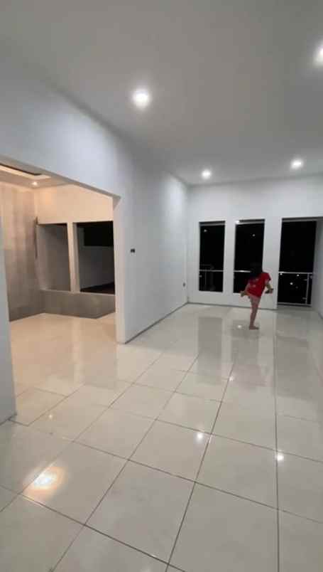 dijual rumah jl ekonomi padasuka