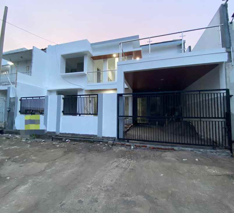 dijual rumah jl ekonomi padasuka