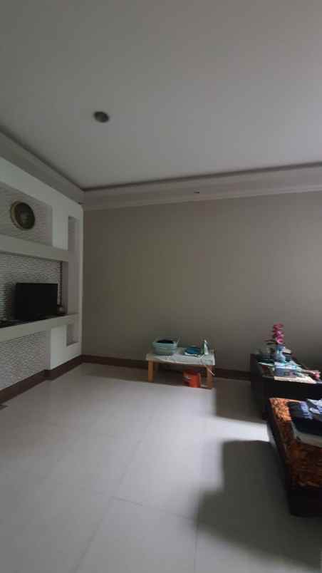 dijual rumah jl gading raya pondok
