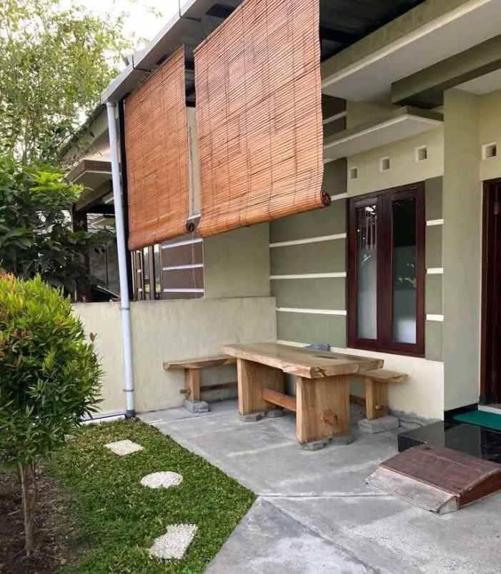 dijual rumah jl godean km 8