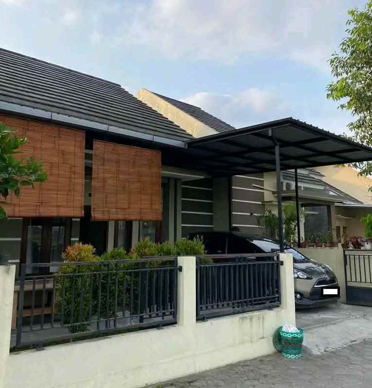 dijual rumah jl godean km 8