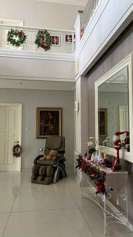 dijual rumah jl graha famili utara