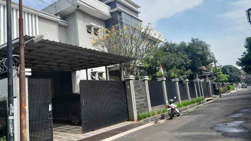 dijual rumah jl ibrahim adji kota bandung