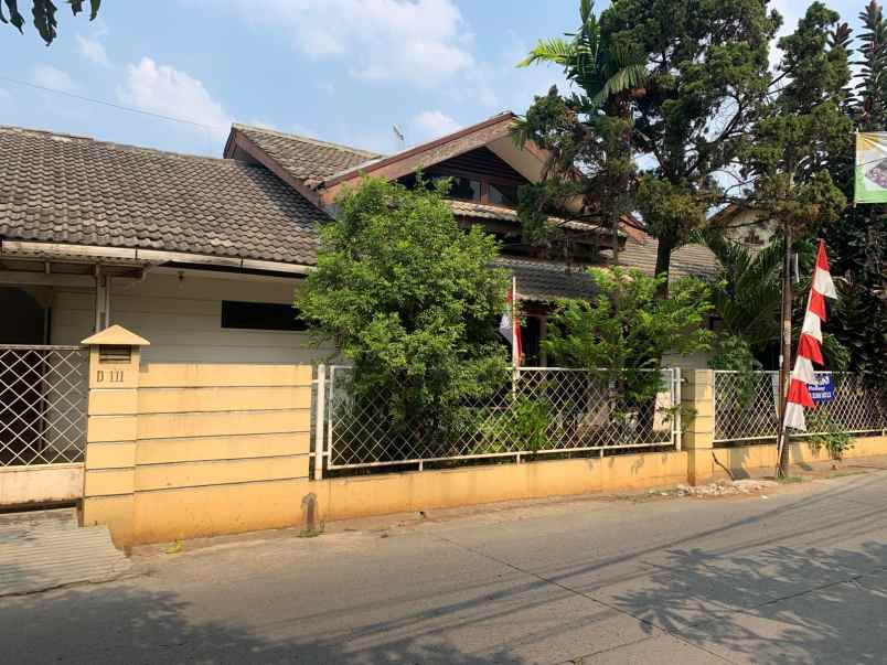 dijual rumah jl irian jaya