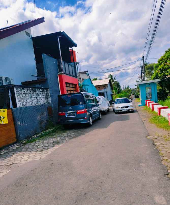 dijual rumah jl kaliurang km 10