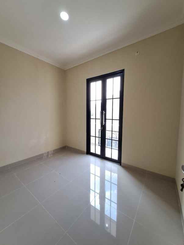 dijual rumah jl kemang cilodong depok