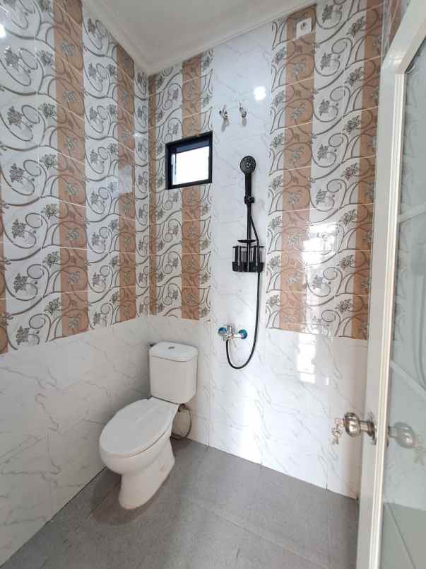 dijual rumah jl kemang cilodong depok