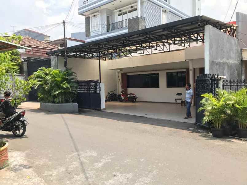 dijual rumah jl kerajinan jakarta barat