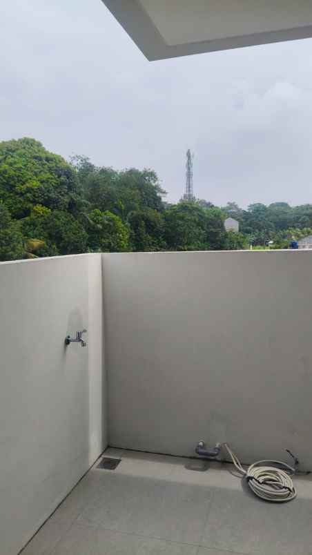 dijual rumah jl leuwinanggung