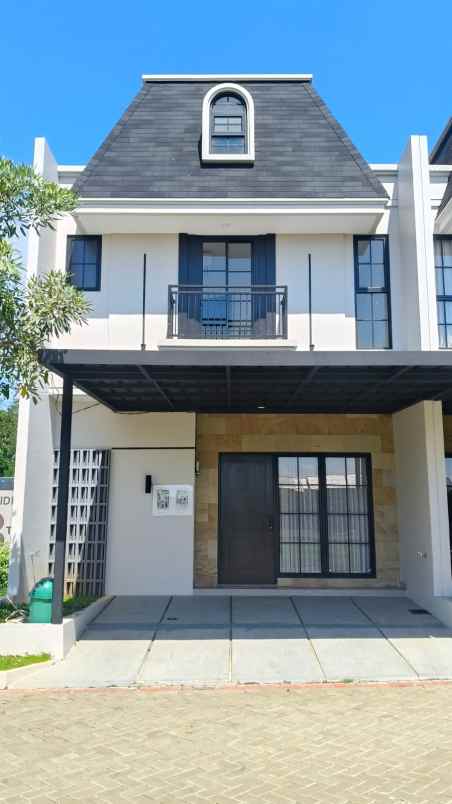 dijual rumah jl leuwinanggung