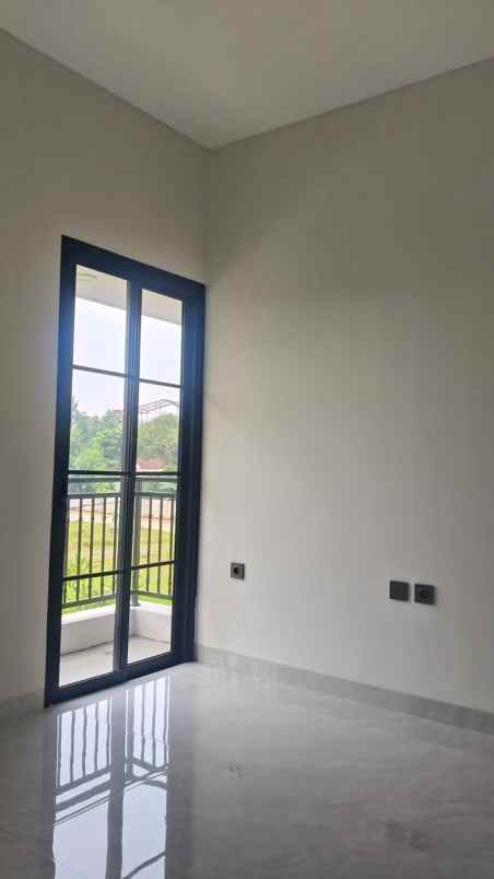 dijual rumah jl leuwinanggung