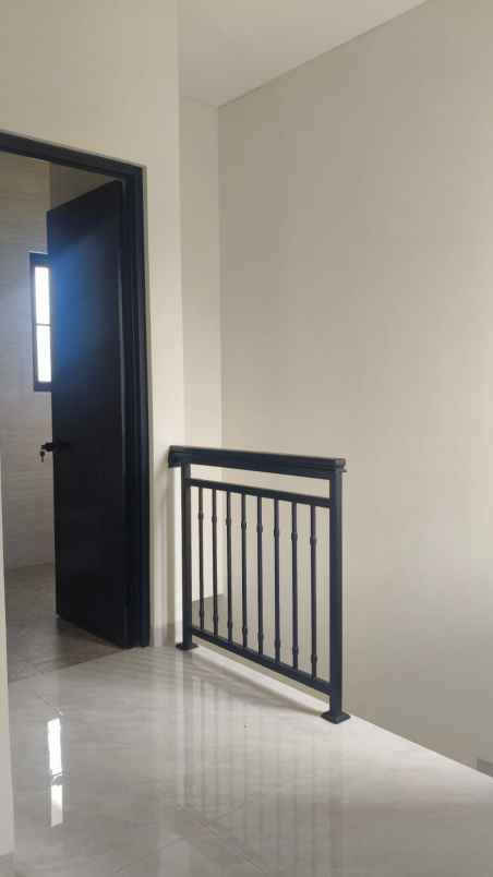 dijual rumah jl leuwinanggung