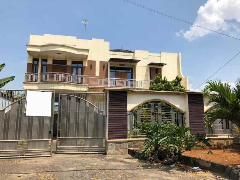 dijual rumah jl lingkar barat jati kudus