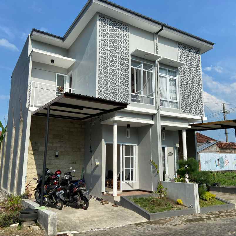 dijual rumah jl mangunkarso no 48 toyoresmi