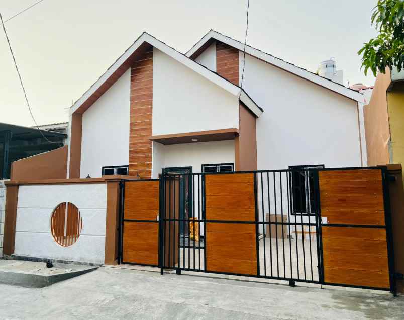 dijual rumah jl markisa medan satria