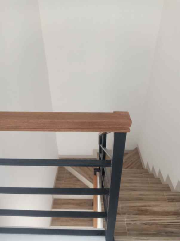 dijual rumah jl pondok kelapa duren