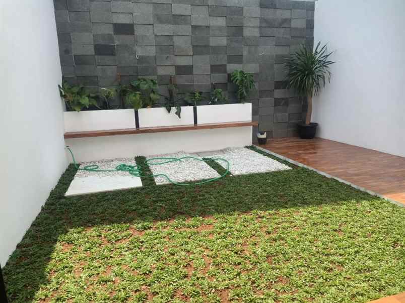 dijual rumah jl pondok kelapa duren