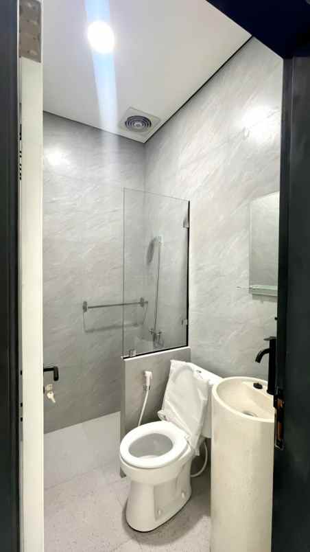 dijual rumah jl pondok kelapa duren