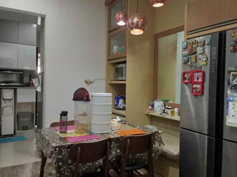 dijual rumah jl pondok labu cilandak