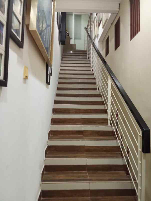 dijual rumah jl pondok labu cilandak