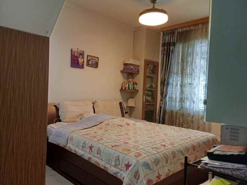 dijual rumah jl pondok labu cilandak