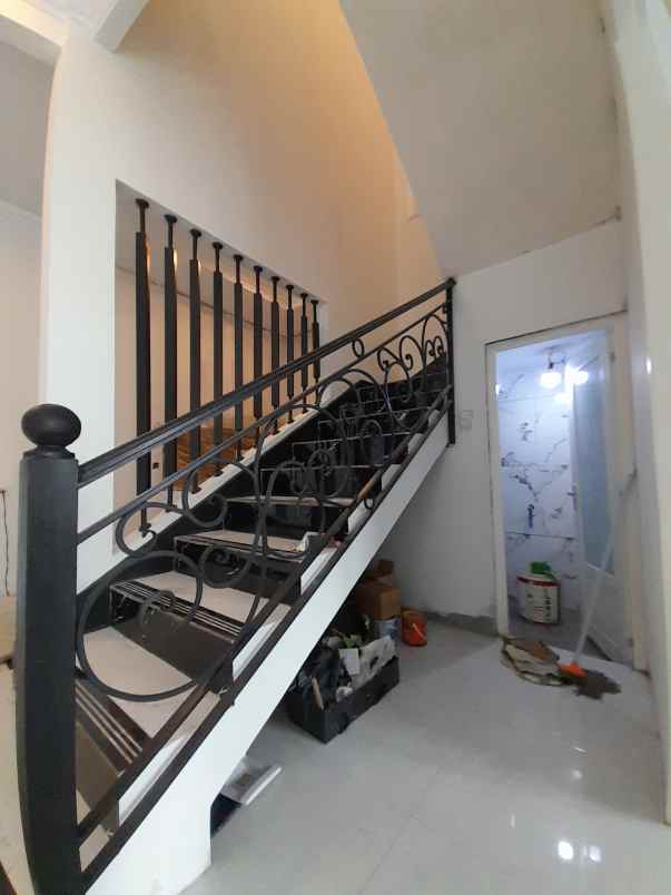 dijual rumah jl raden sanim tanah baru