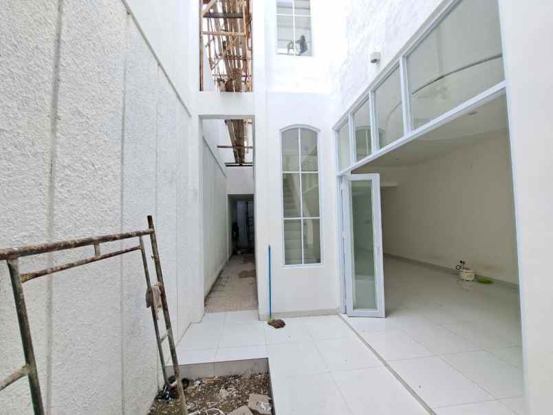 dijual rumah jl raya ceger