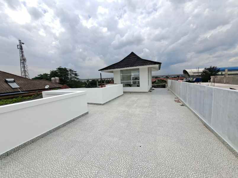 dijual rumah jl raya ceger