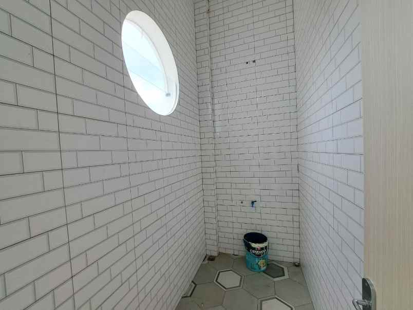 dijual rumah jl raya ceger