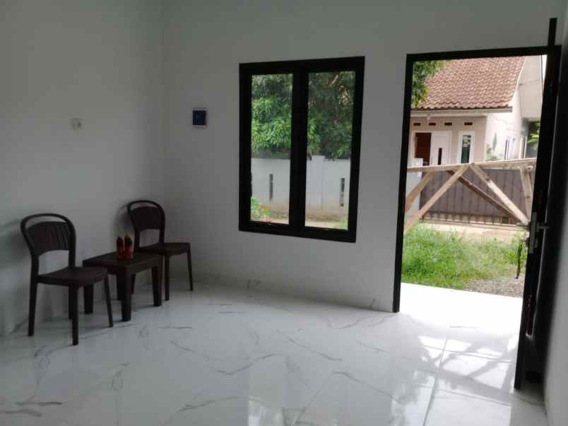 dijual rumah jl raya cilodong depok