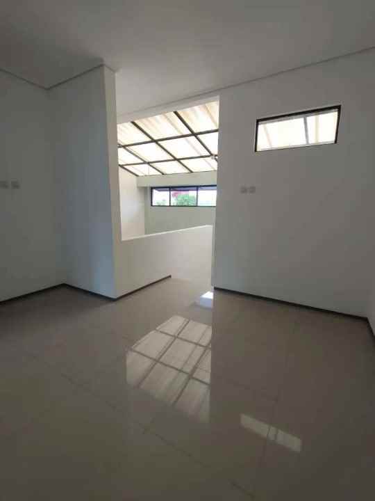 dijual rumah jl raya japos