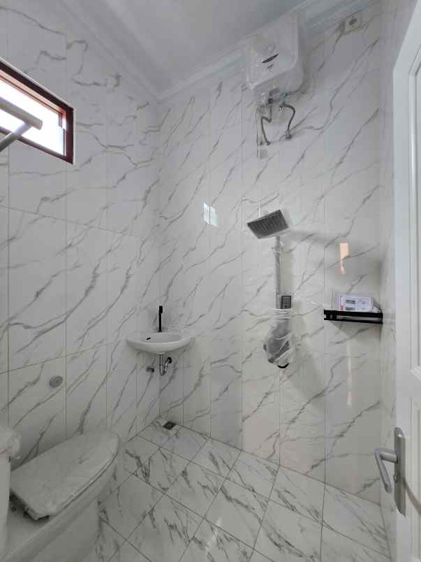 dijual rumah jl raya komplek kavling