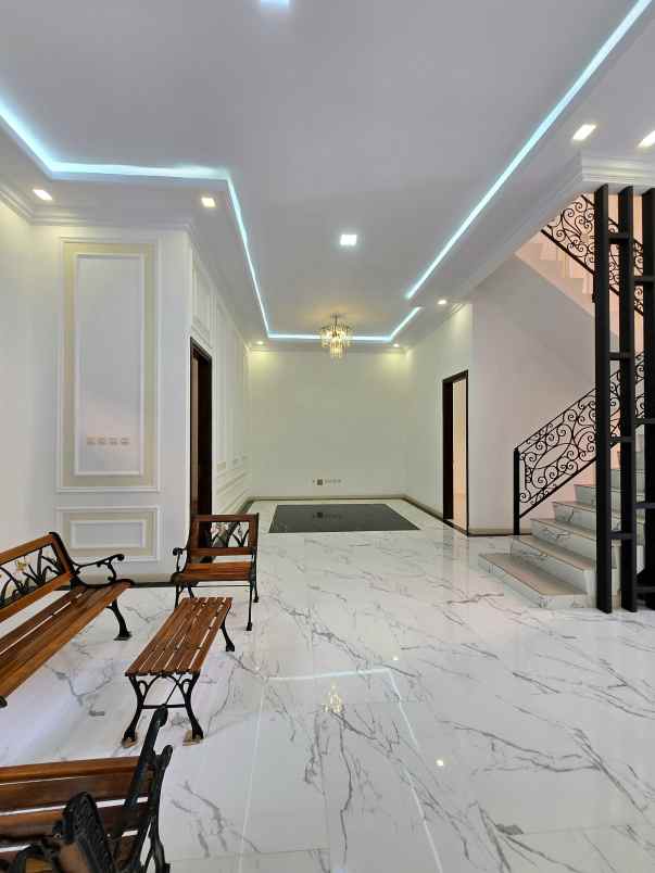 dijual rumah jl raya komplek kavling