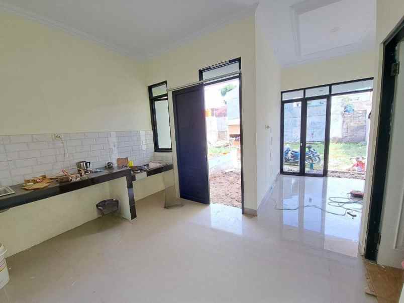dijual rumah jl raya lapan pekayon