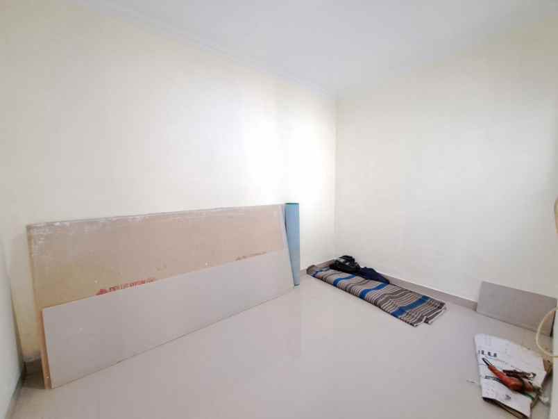 dijual rumah jl raya lapan pekayon