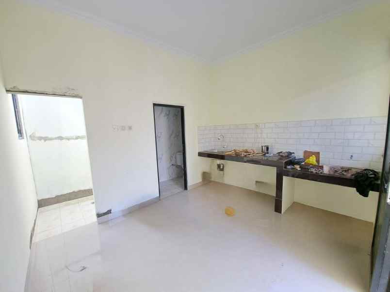 dijual rumah jl raya lapan pekayon