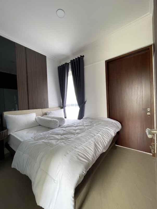 dijual rumah jl raya serua bojongsari depok