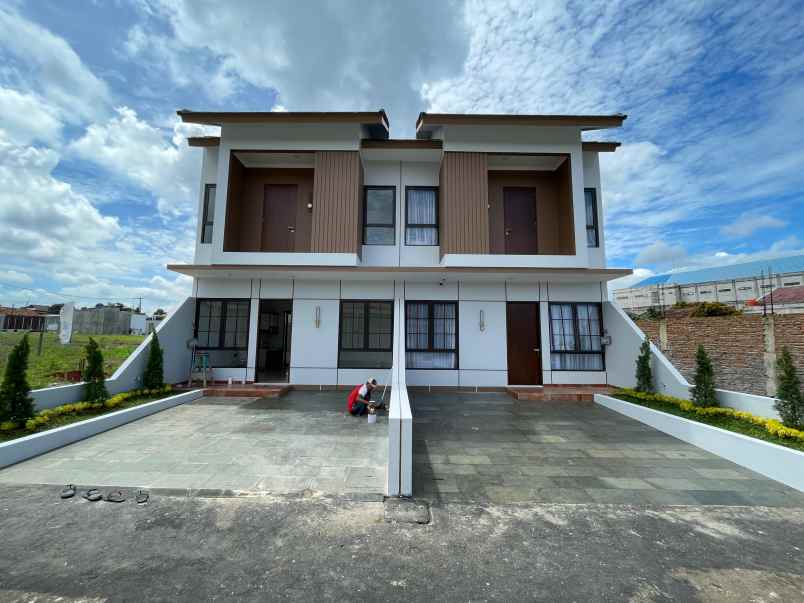 dijual rumah jl raya serua bojongsari depok
