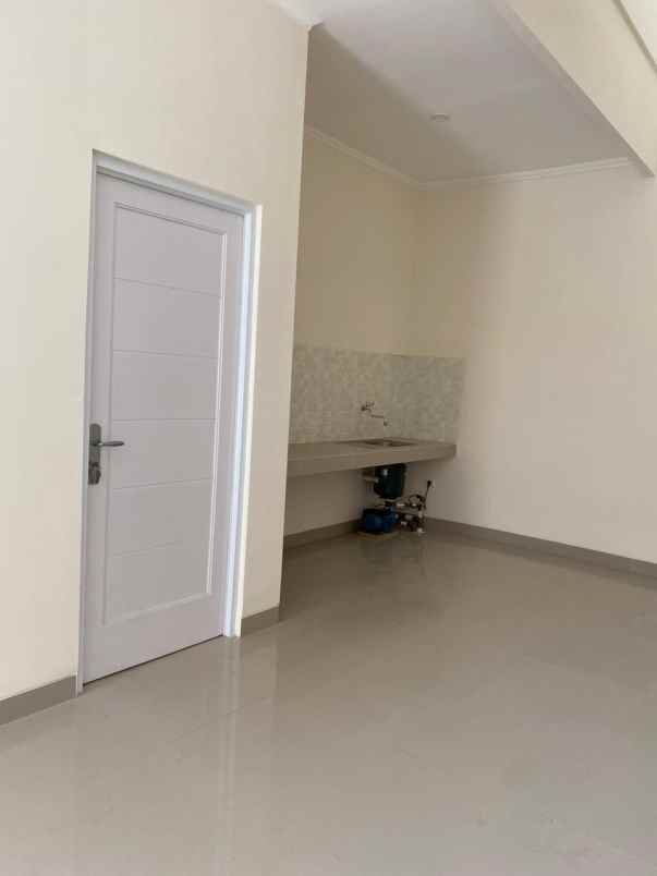 dijual rumah jl raya sirojul munir