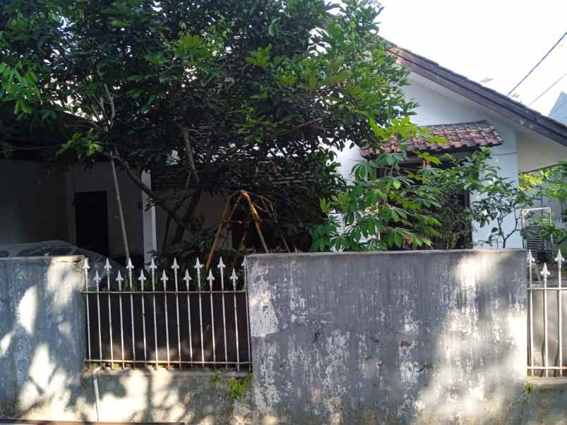 dijual rumah jl semarang sukanagara
