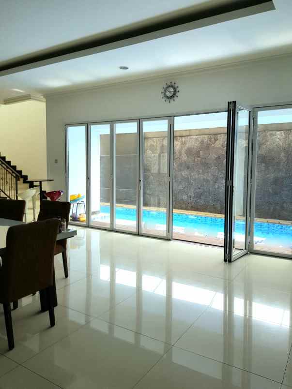 dijual rumah jl setiabudi