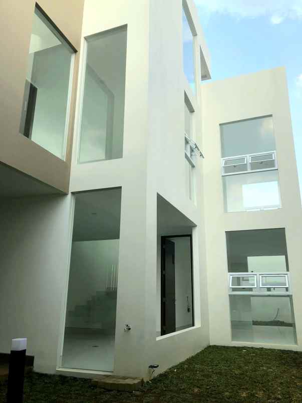 dijual rumah jl setiabudi