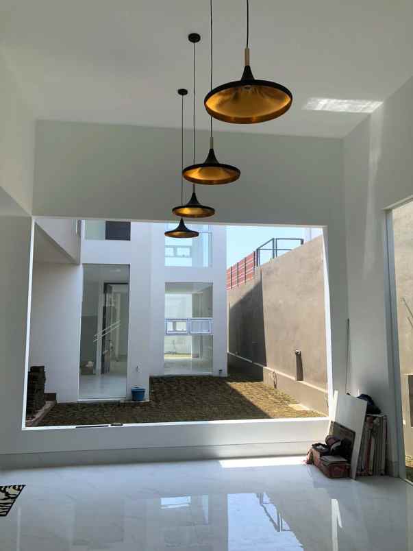 dijual rumah jl setiabudi