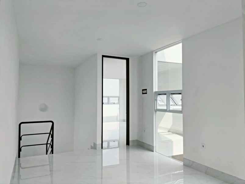 dijual rumah jl setiabudi