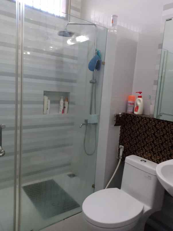 dijual rumah jl simponi karawaitan