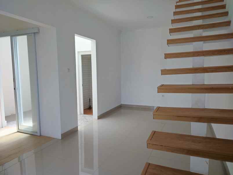 dijual rumah jl sindang palay cigugur