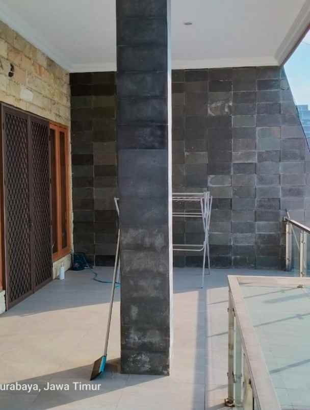 dijual rumah jl siwalankerto permai